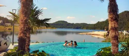 Aqua Mundo Terhills Resort